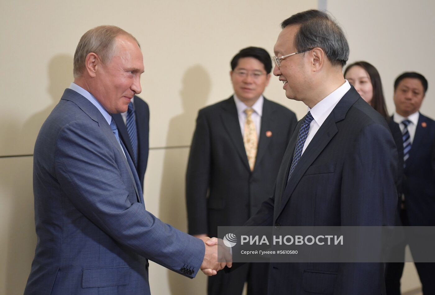 Президент РФ В. Путин встретился с членом Политбюро ЦК Компартии КНР Ян Цзечи