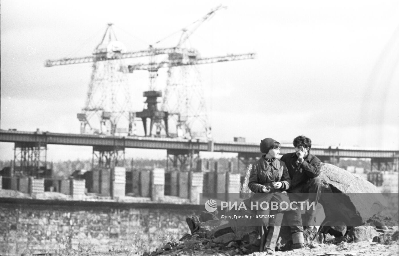 Строители Усть-Илимской ГЭС