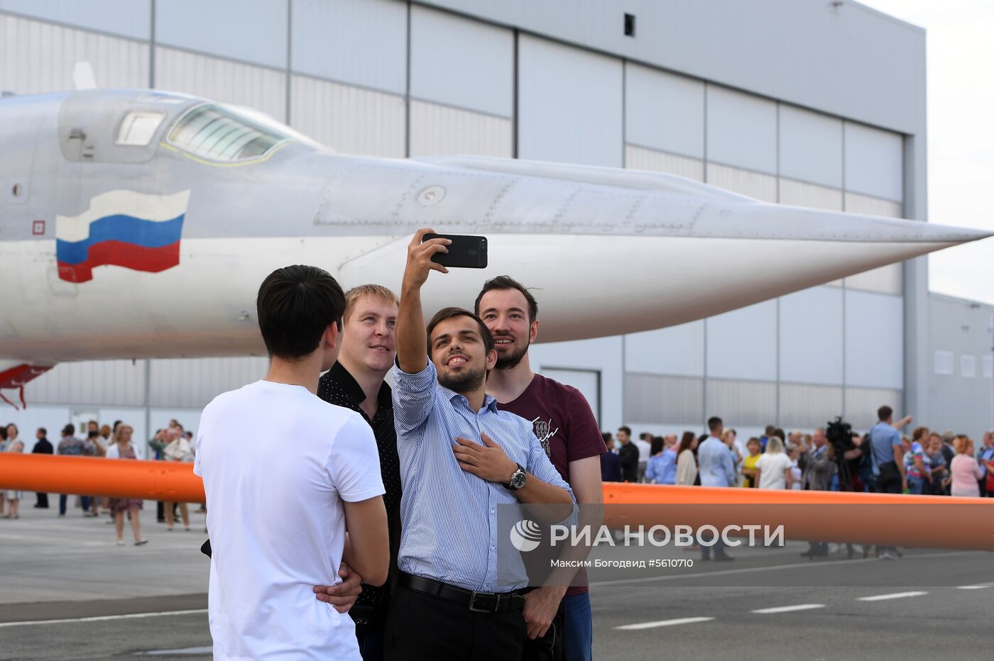 Выкатка российского ракетоносца-бомбардировщика Ту-22М3М в Казани