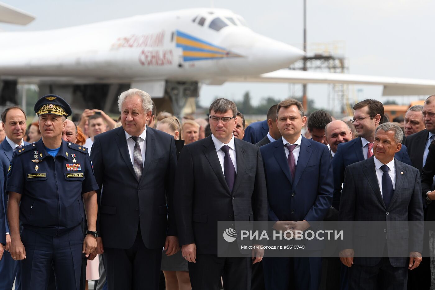 Выкатка российского ракетоносца-бомбардировщика Ту-22М3М в Казани