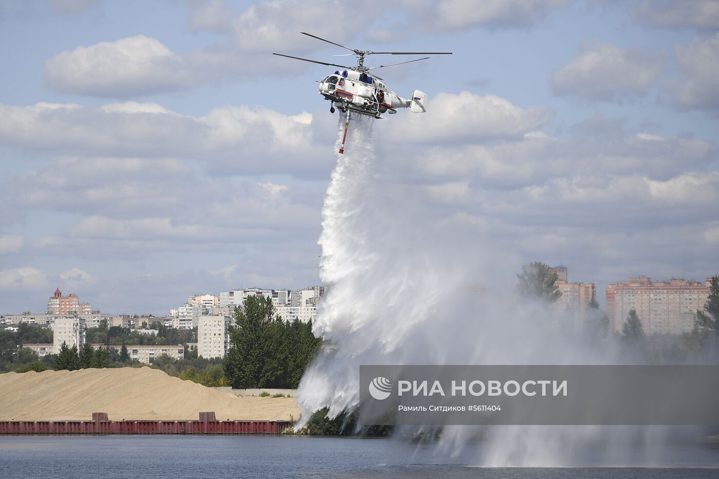 Показательные учения Департамента ГОЧСиПБ в честь Дня воздушного флота