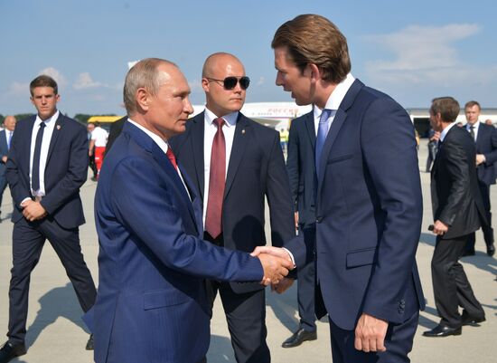 Президент РФ В. Путин посетил Австрию