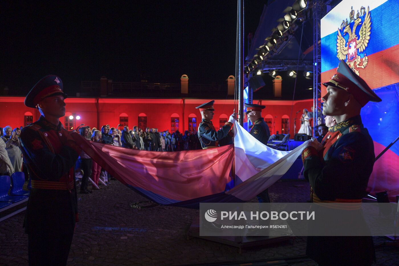 Празднование Дня российского флага в Санкт-Петербурге