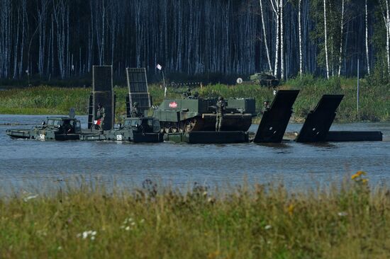 IV Международный военно-технический форум «Армия-2018». День второй