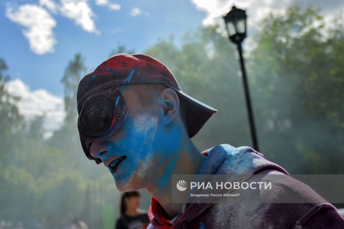 Фестиваль триколора в День Государственного флага России