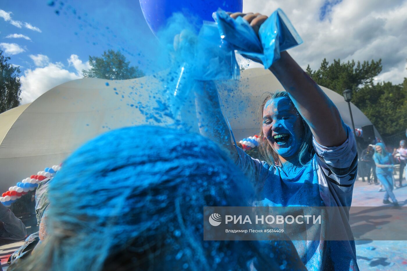 Фестиваль триколора в День Государственного флага России