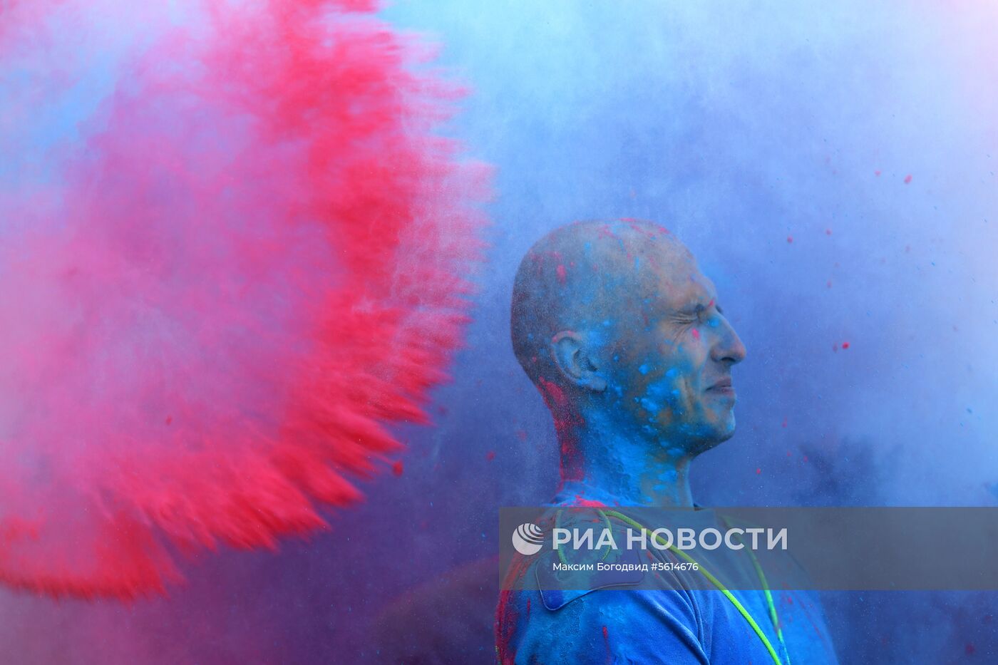 Фестиваль триколора в День Государственного флага России