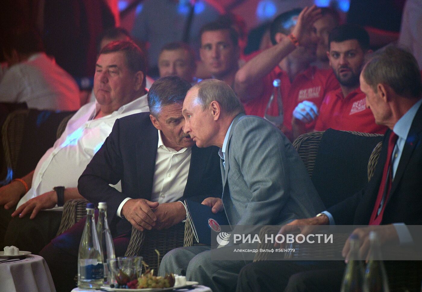 Президент РФ В. Путин посетил международный турнир по боевому самбо