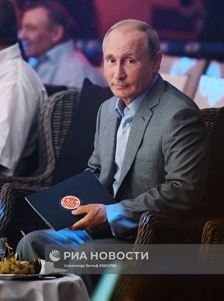 Президент РФ В. Путин посетил международный турнир по боевому самбо