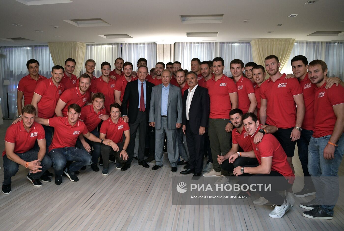 Президент РФ В. Путин посетил международный турнир по боевому самбо