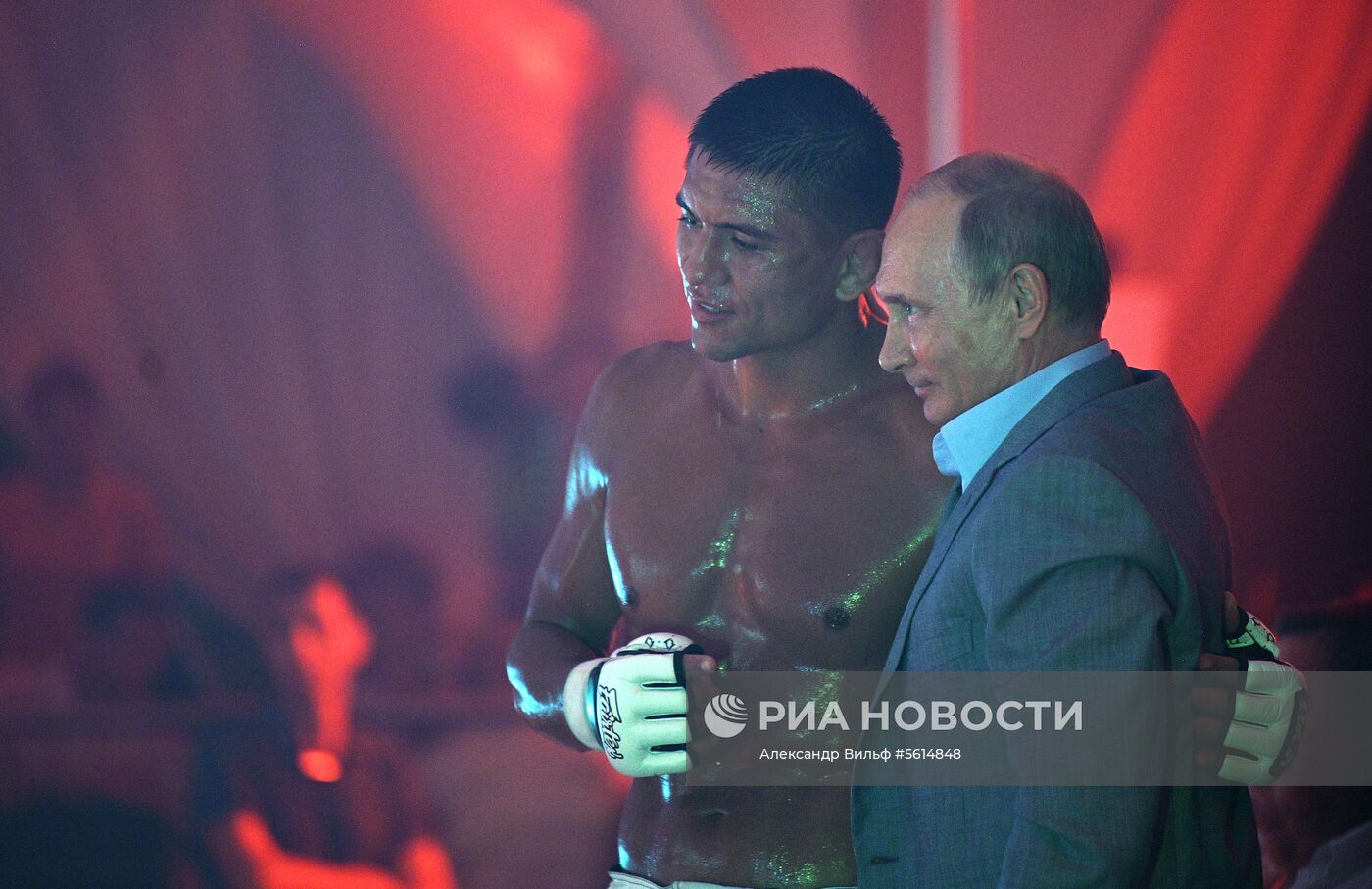 Президент РФ В. Путин посетил международный турнир по боевому самбо