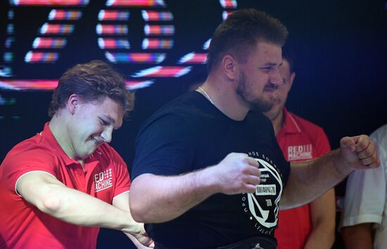 Президент РФ В. Путин посетил международный турнир по боевому самбо 