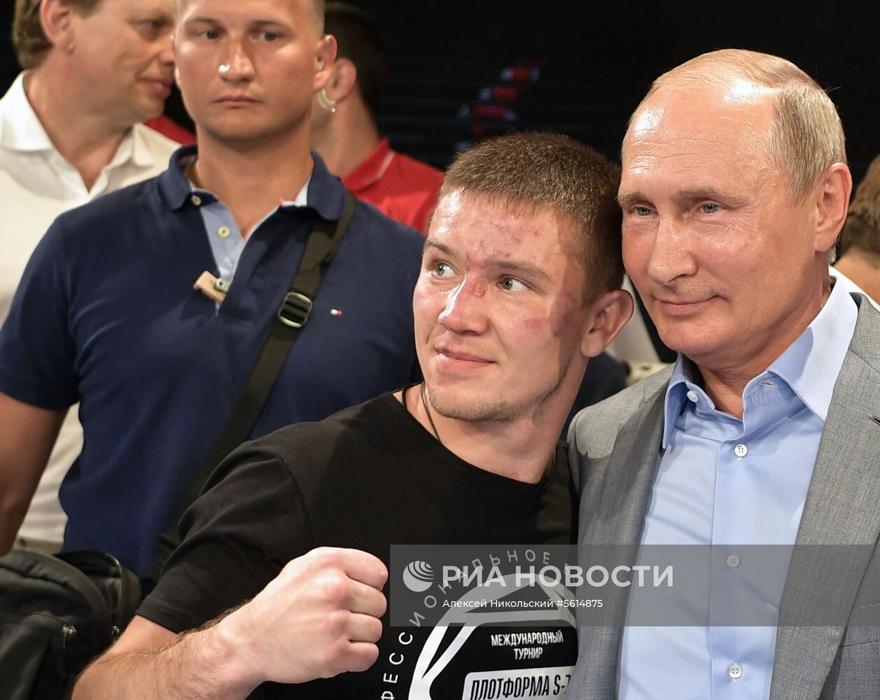 Президент РФ В. Путин посетил международный турнир по боевому самбо