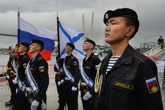 Открытие военно-технического форума «Армия-2018» во Владивостоке