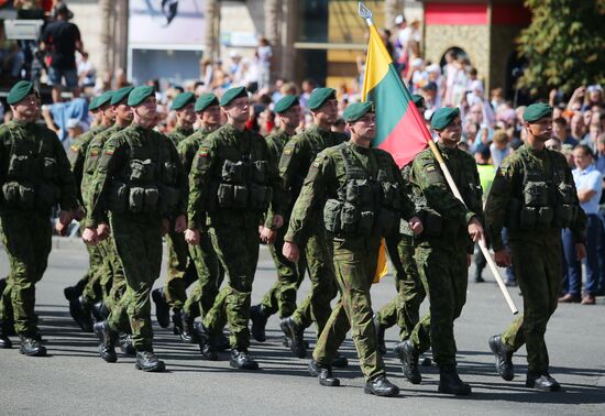 Военный парад в Киеве ко Дню независимости Украины
