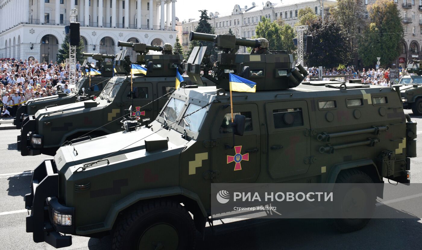 Военный парад в Киеве ко Дню независимости Украины