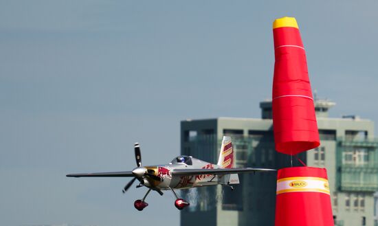 Этап чемпионата мира Red Bull Air Race в Казани. Тренировочная сессия