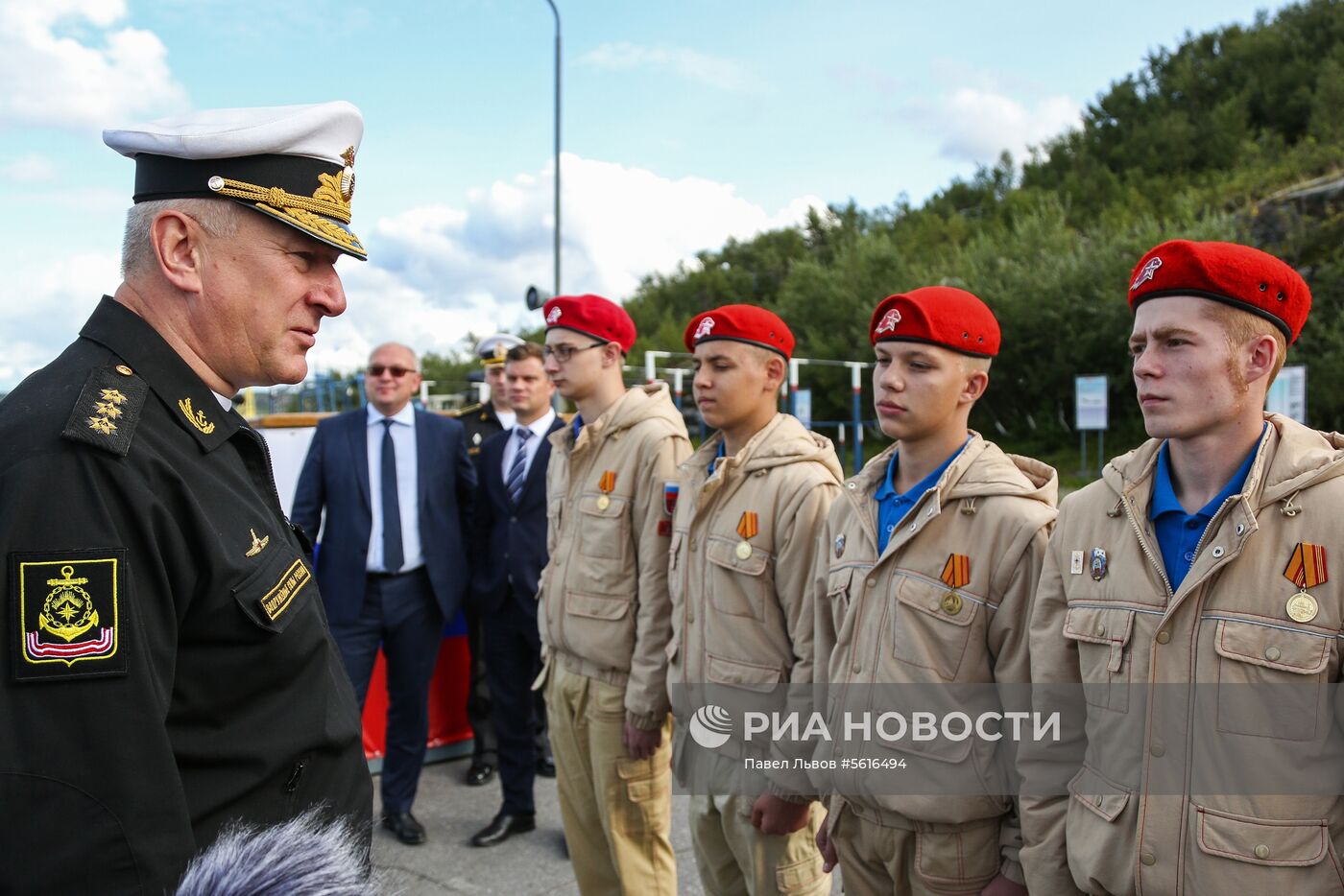 Открытие выставки и показательных площадок в рамках форума "Армия-2018" в Североморске