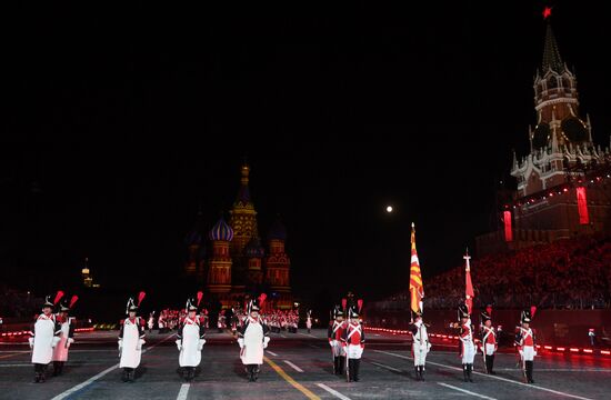 Открытие военно-музыкального фестиваля "Спасская башня"