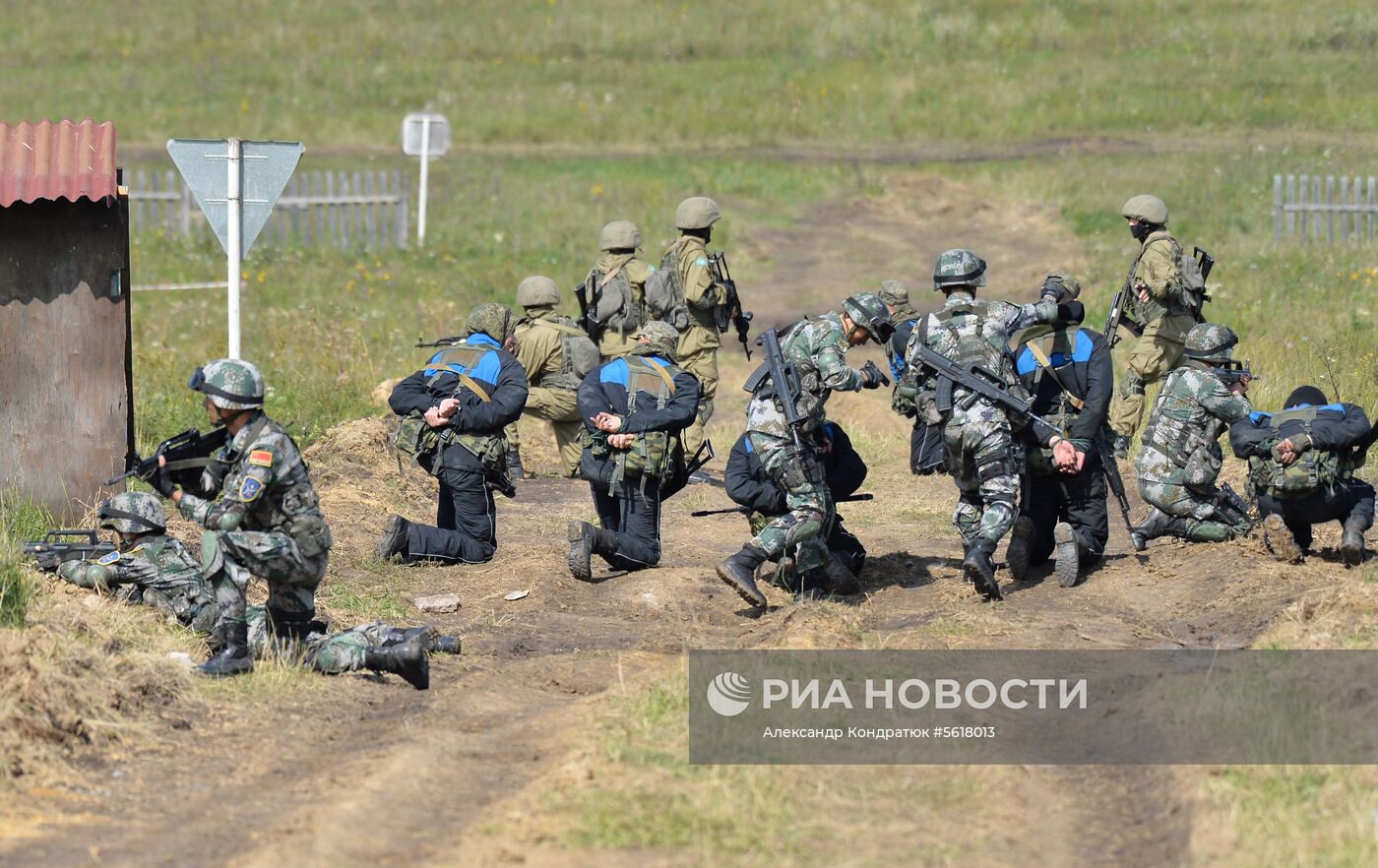 Антитеррористические учения вооруженных сил стран-членов ШОС "Мирная миссия-2018"