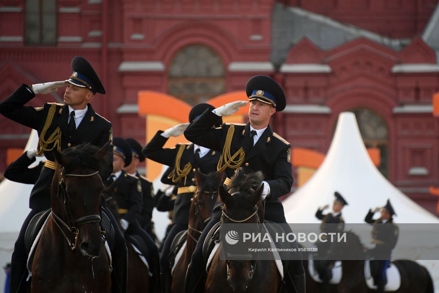 Выступление президентского полка на красной площади