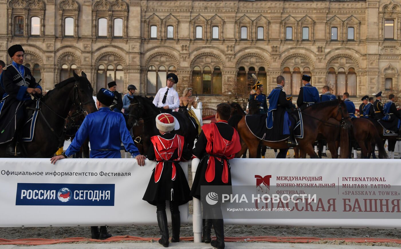 Выступление президентского полка на красной площади