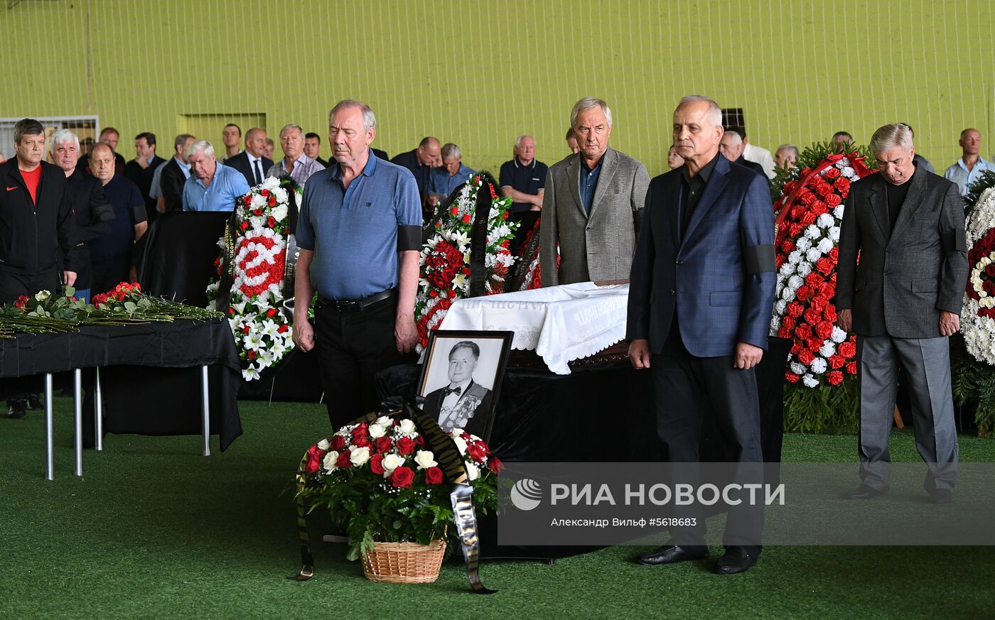 Прощание с футболистом А. Парамоновым