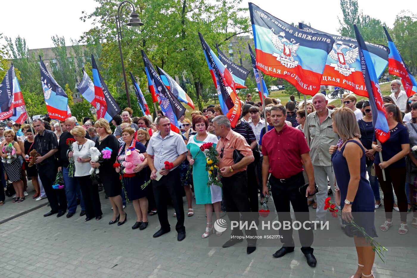 Акция памяти погибших детей в Донецке