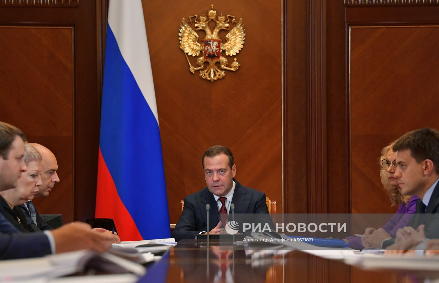 Премьер-министр РФ Д. Медведев провел совещание о расходах бюджета в части демографии, здравоохранения, образования, соцобеспечения