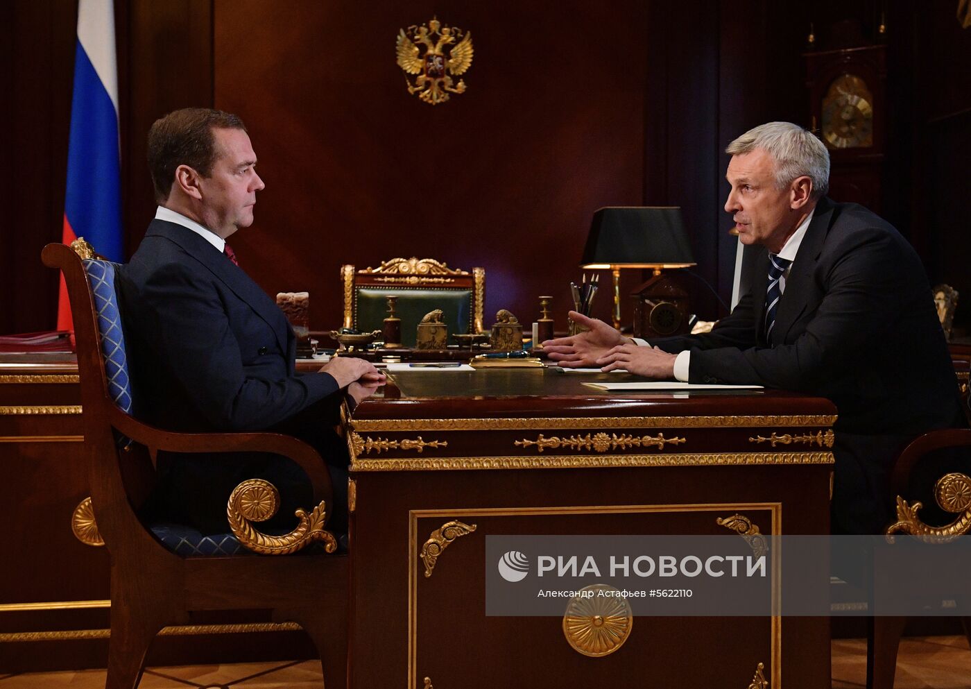 Премьер-министр РФ Д. Медведев встретился с врио губернатора Магаданской области С. Носовым