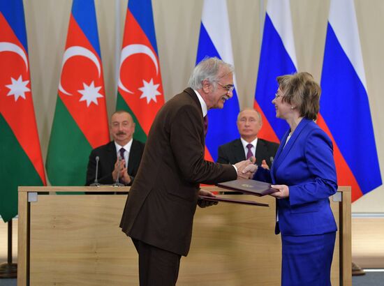 Президент РФ В. Путин встретился с президентом Азербайджана И. Алиевым