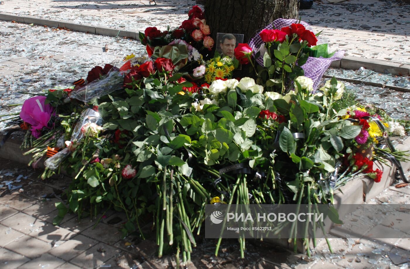 Ситуация на месте взрыва в донецком кафе "Сепар" 