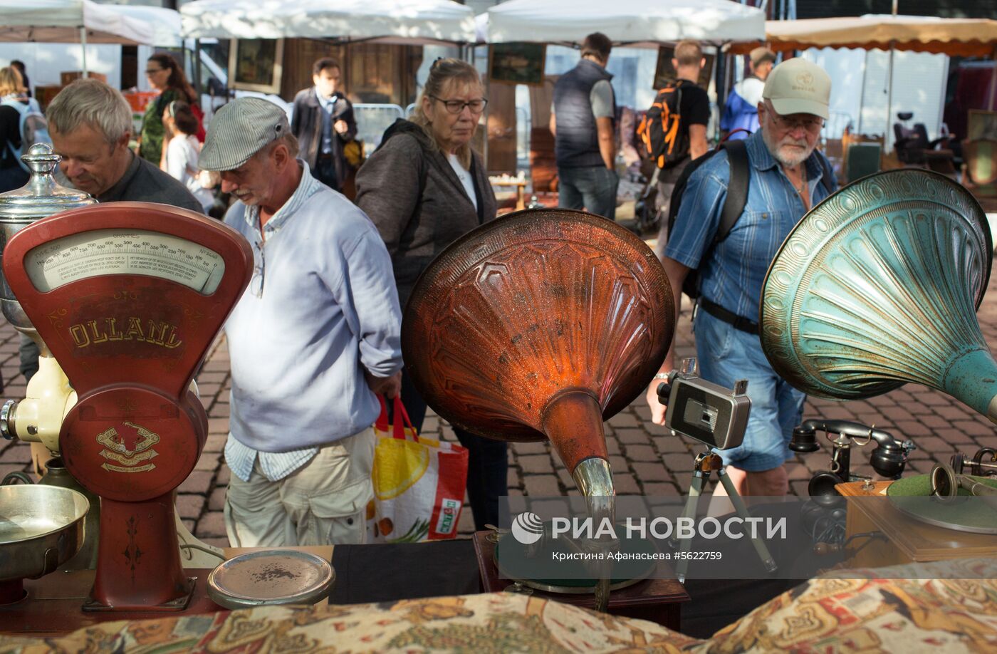 Крупнейший блошиный рынок Европы открылся в Лилле 