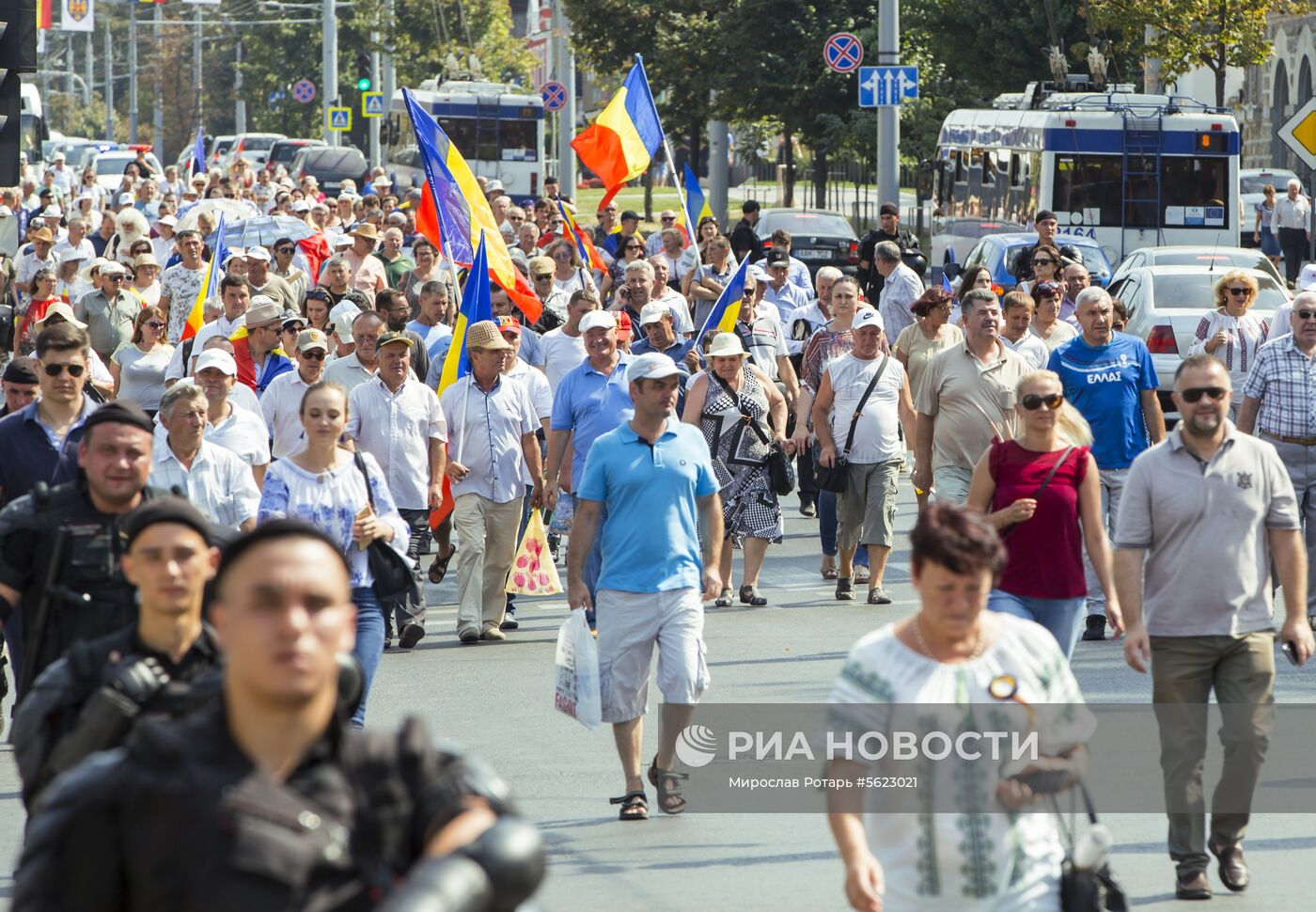 Митинг сторонников объединения Молдавии и Румынии в Кишиневе
