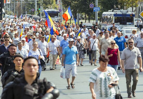 Митинг сторонников объединения Молдавии и Румынии в Кишиневе