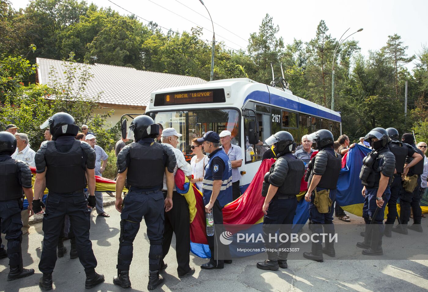 Митинг сторонников объединения Молдавии и Румынии в Кишиневе