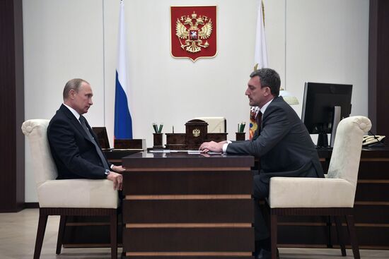 Президент РФ В. Путин встретился с врио губернатора Амурской области В. Орловым