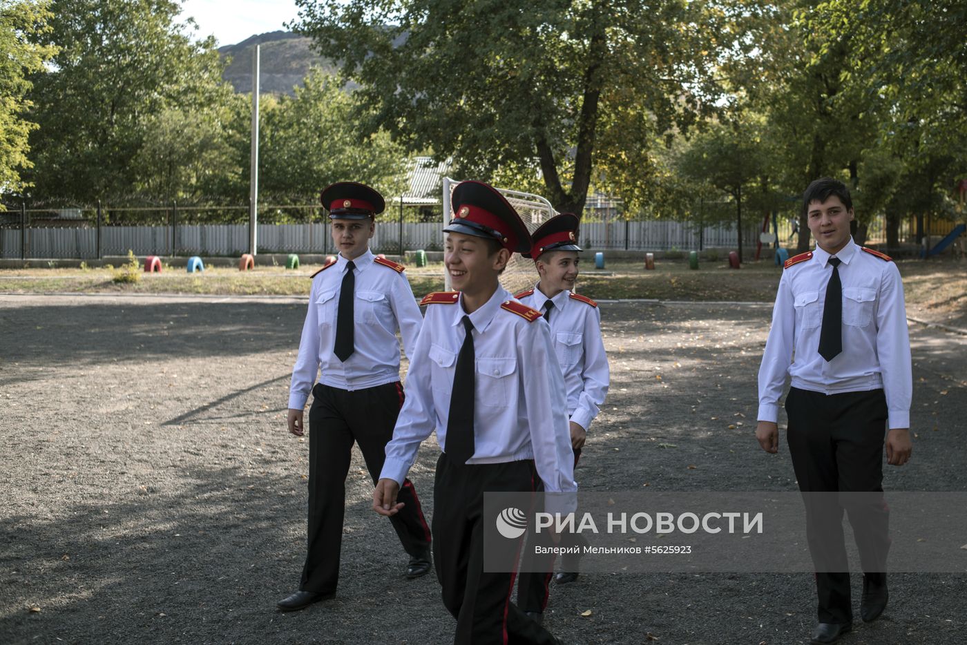 Начало учебного года в Донецке