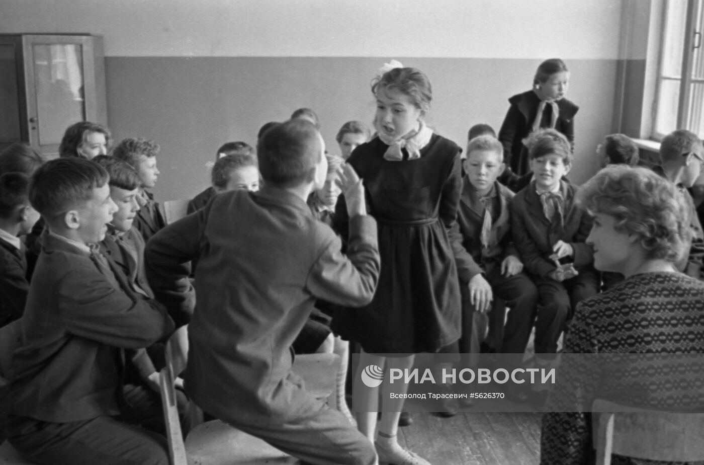 Классный час в средней школе