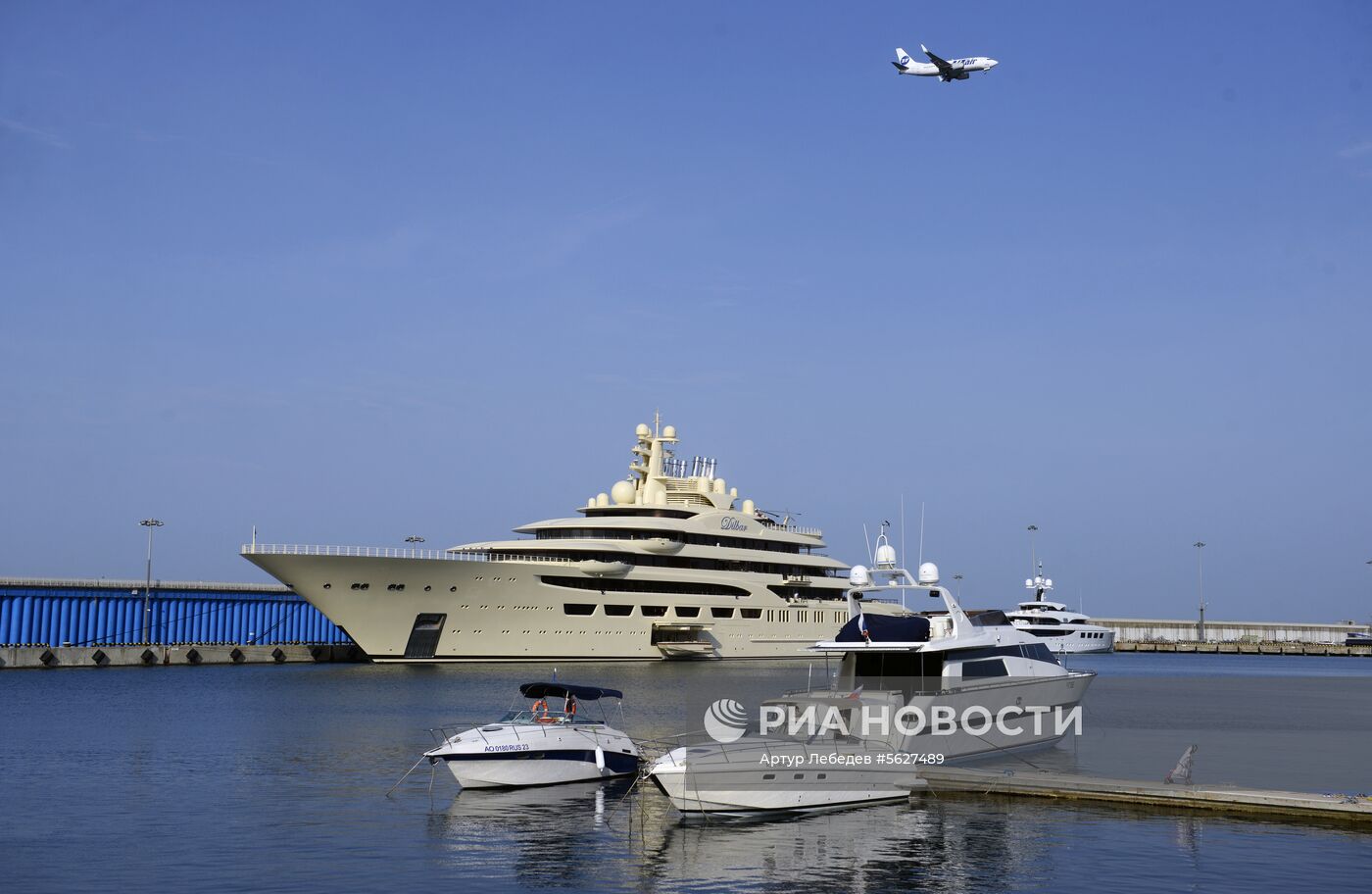 Яхта Dilbar пришвартовалась в Сочи