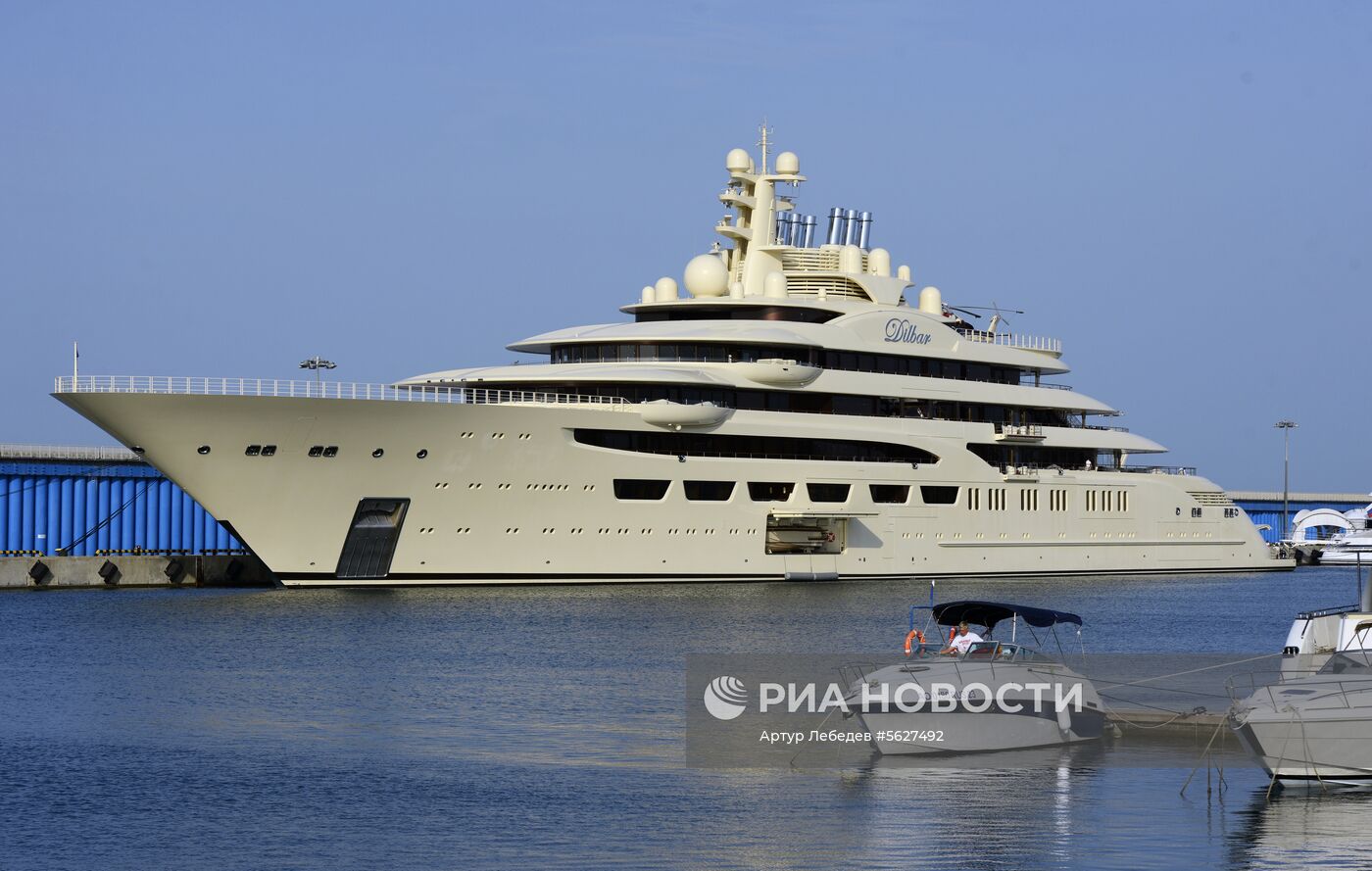 Яхта Dilbar пришвартовалась в Сочи