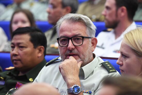 Брифинг, посвященный проведению учений "Восток-2018"