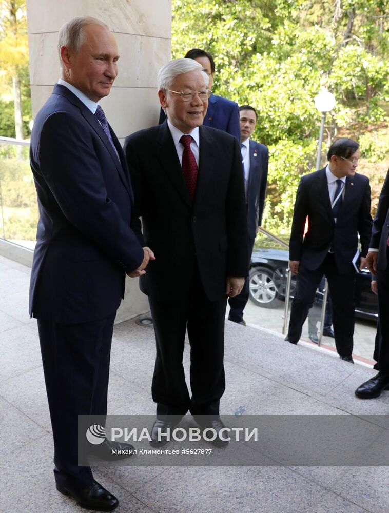 Президент РФ В. Путин встретился с генеральным секретарём ЦК коммунистической партии Вьетнама Н. Фу Чонгом