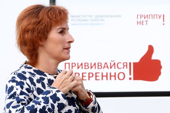 Работа мобильных пунктов вакцинации в Казани