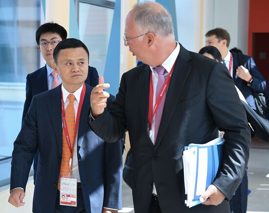 IV Восточный экономический форум. День первый