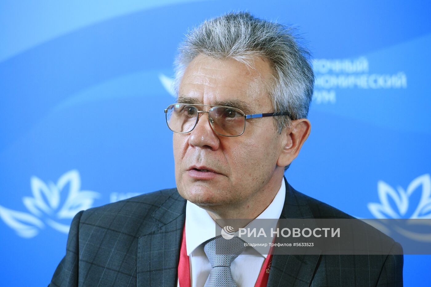 Президент Российской академии наук (РАН) Александр Сергеев во время подписания соглашения о сотрудничестве между РАН и АО "Росгеология" в рамках IV Восточного экономического форума во Владивостоке.
Место: Россия, Приморский край, Владивосток. Автор: Владимир Трефилов/РИА Новости. IV Восточный экономический форум. День первый