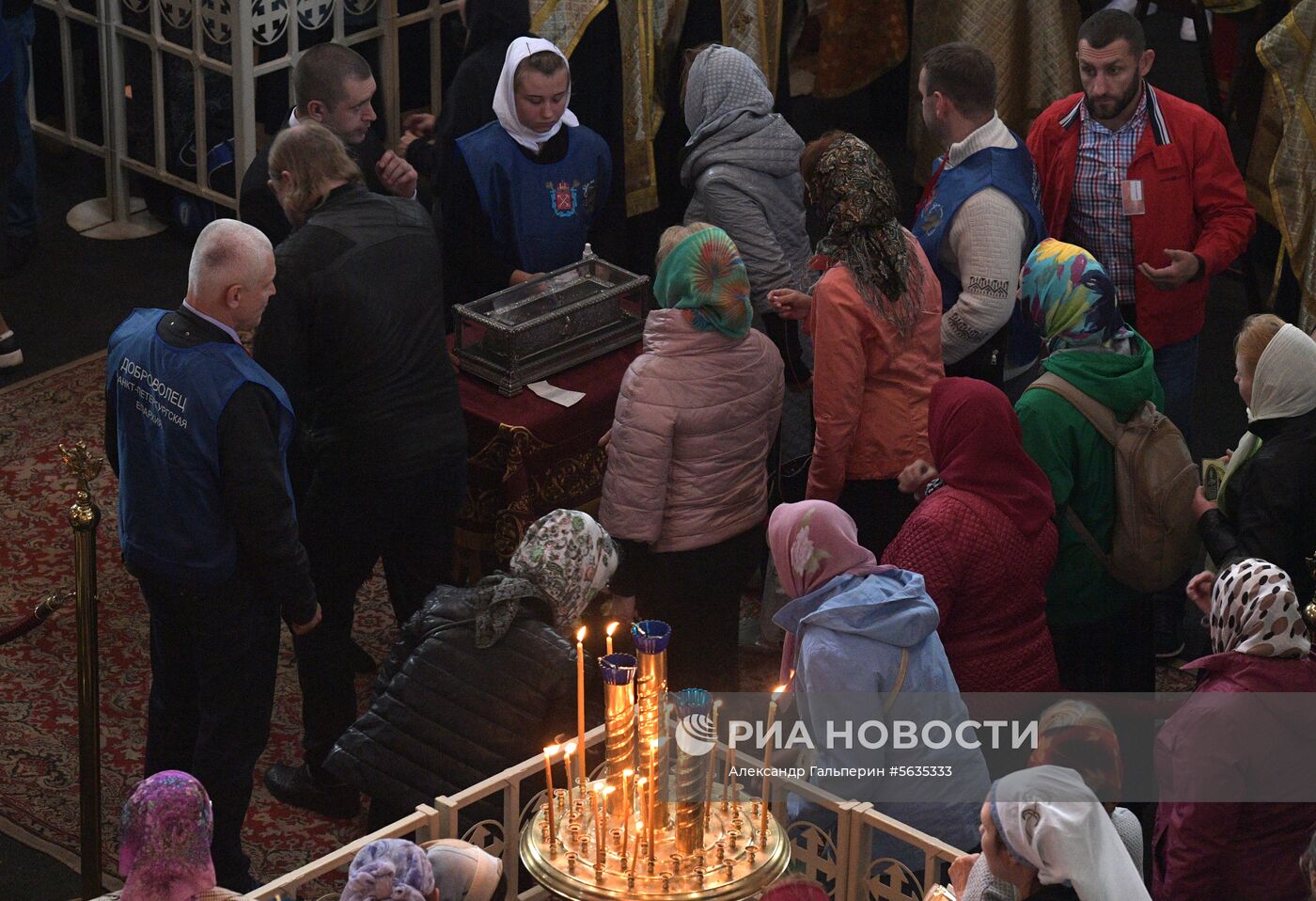 Мощи святителя Спиридона Тримифунтского доставили в Санкт-Петербург