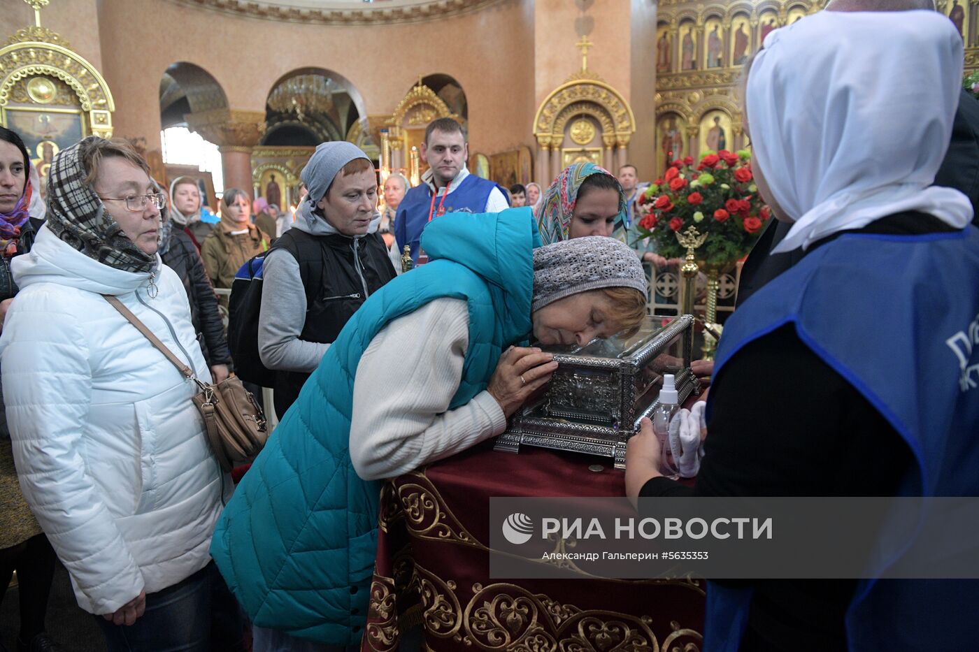 Мощи святителя Спиридона Тримифунтского доставили в Санкт-Петербург