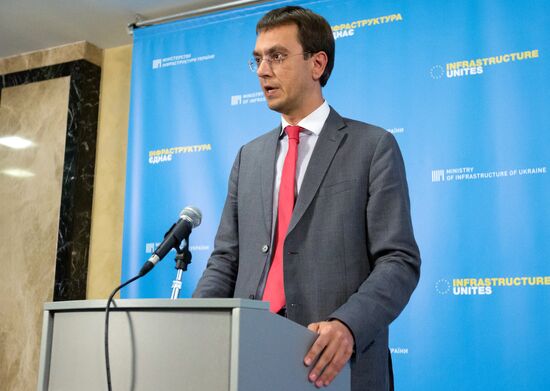 Брифинг министра инфраструктуры Украины В. Омеляна