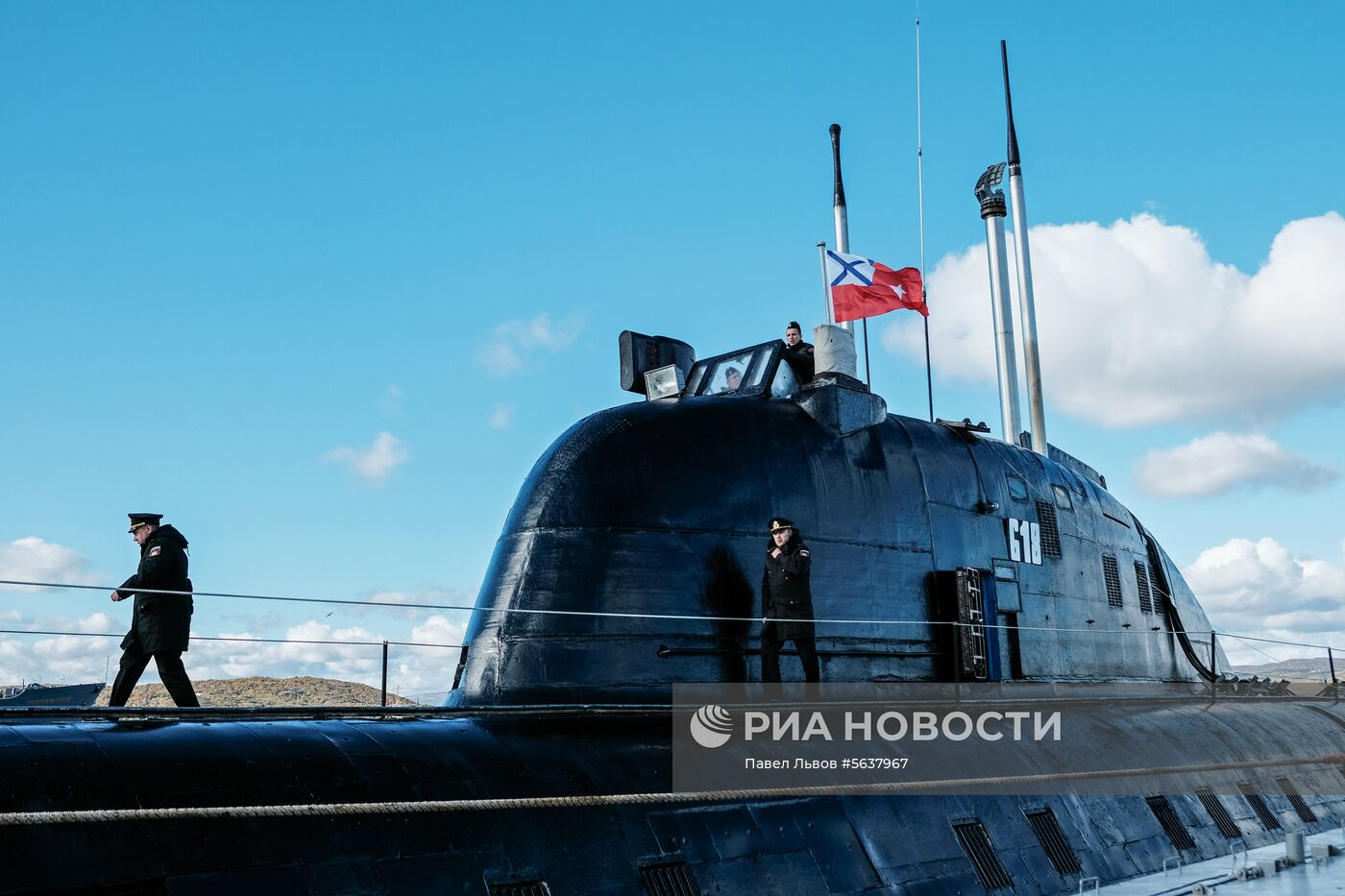 Атомная подводная лодка "Обнинск" на главной базе Северного флота в Североморске